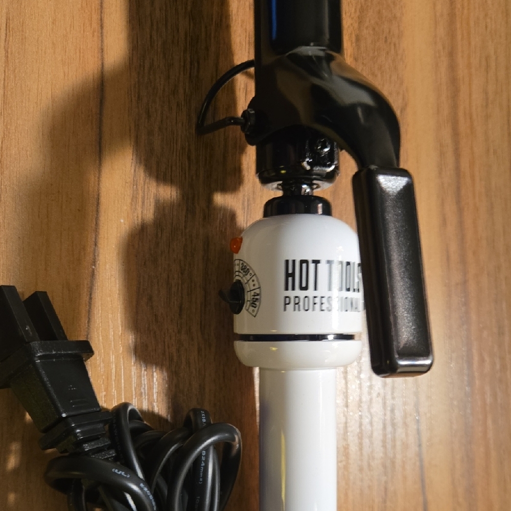 Hot Tools Professional Black and White Curling Iron